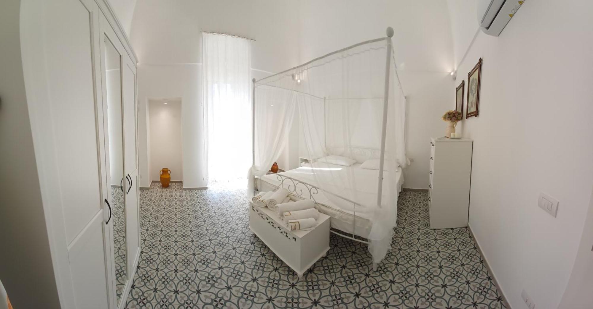 A Casa Del Mercante Monopoli Exterior photo